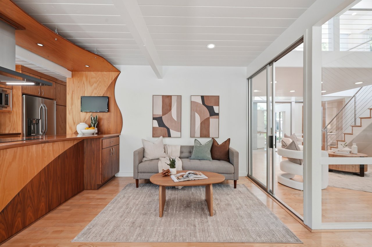 941 Eichler DR