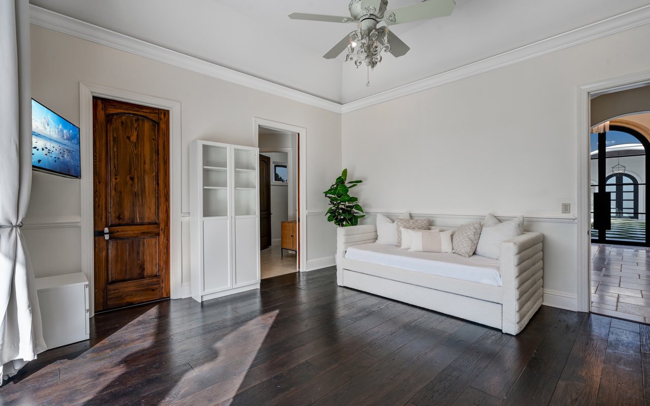 12450 Vittoria Way