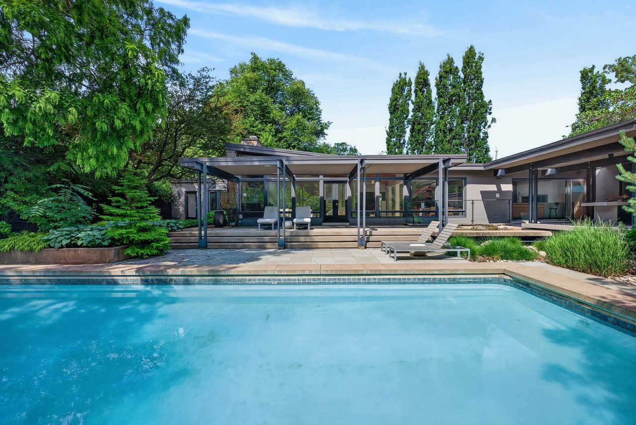 Inspiring MCM Residence