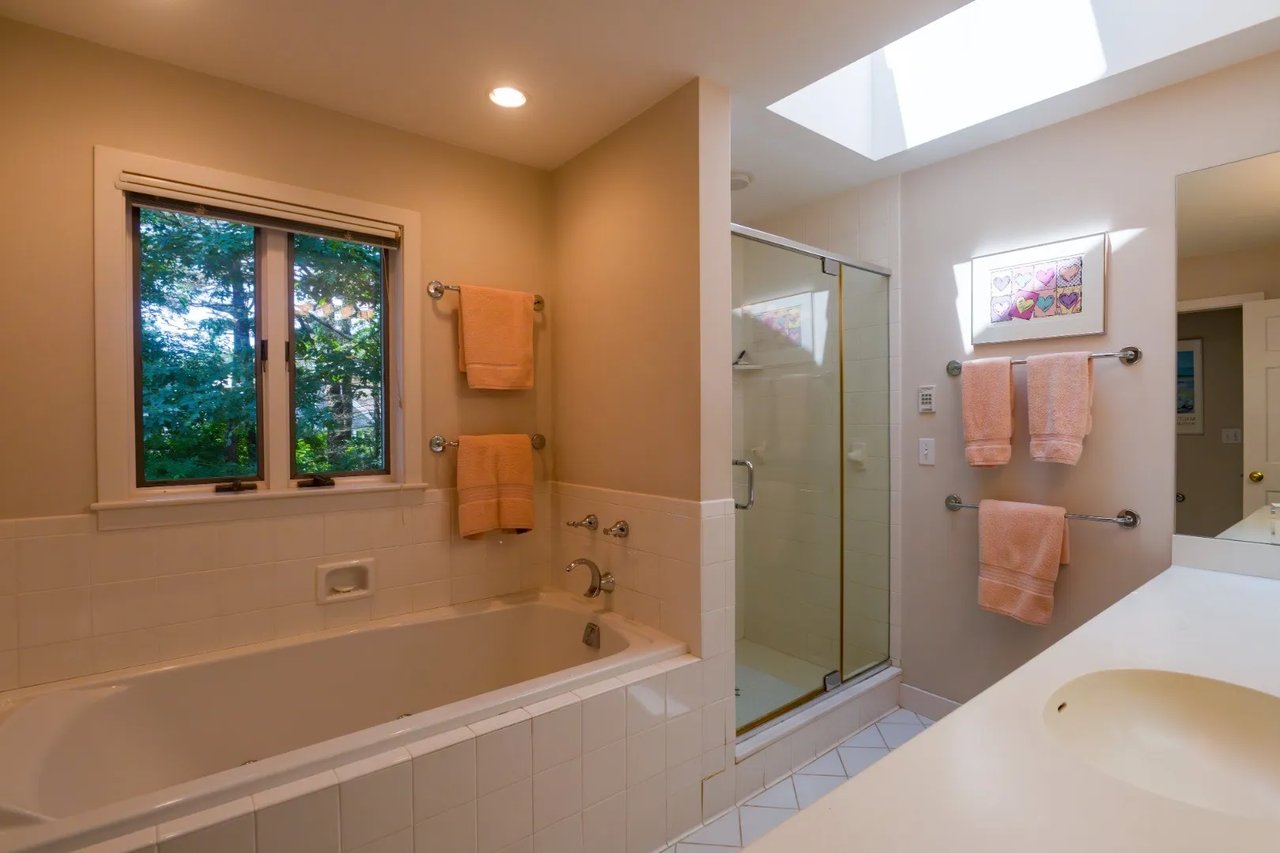 12 Tamarack Ln