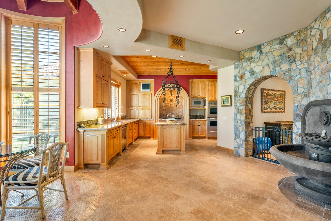 41290 Avenida Delores