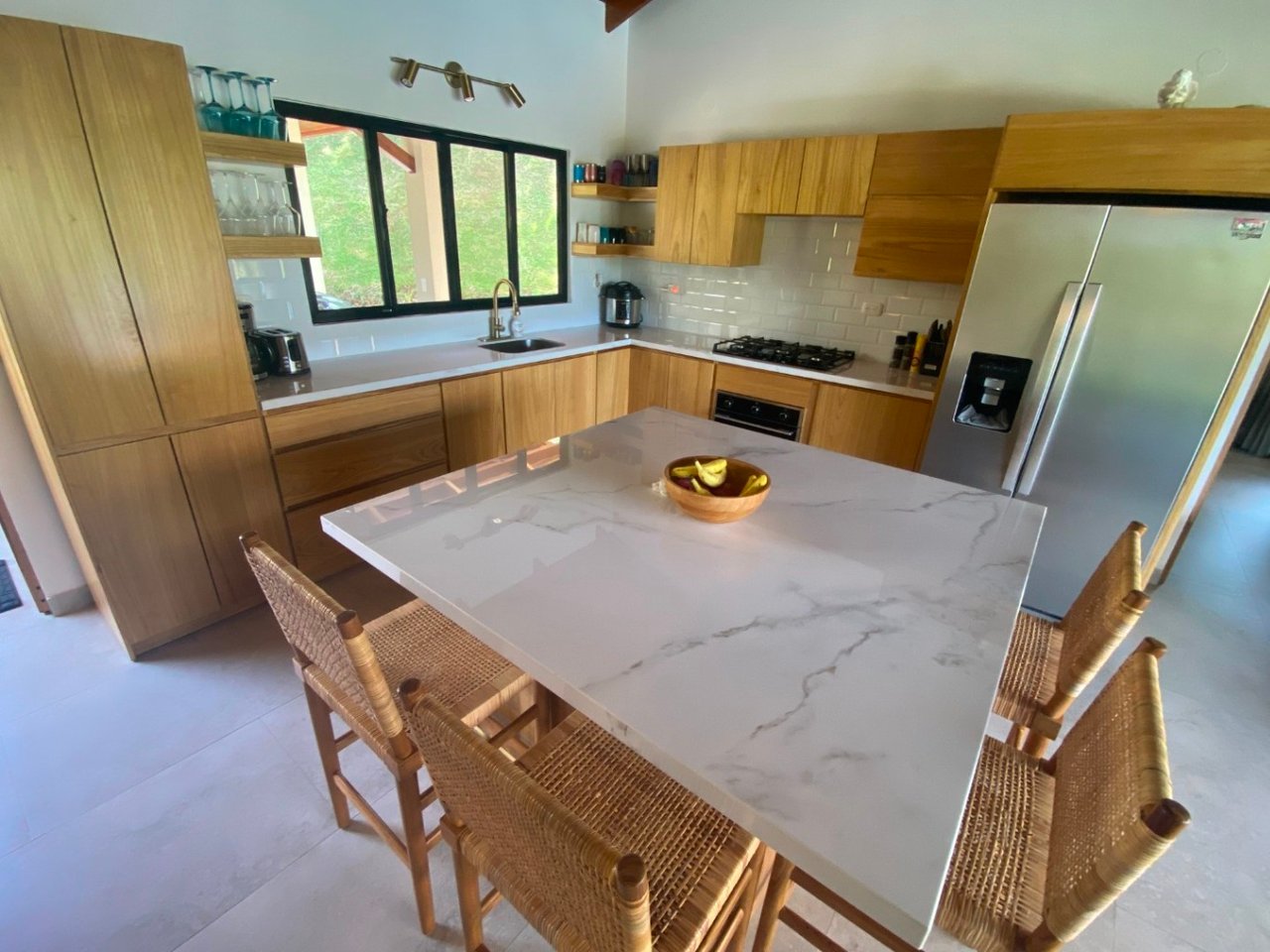 Stunning 2-Bedroom, 2-Bathroom Home with Pool on a Spacious Lot in Ojochal – Calle Papagayo