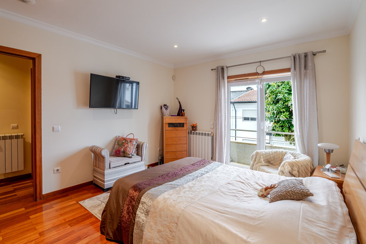 Four-bedroom Villa in Porto