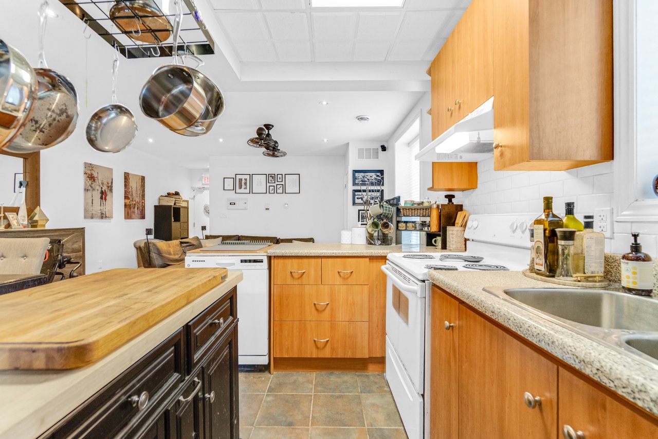 48 Mississauga Rd N 1