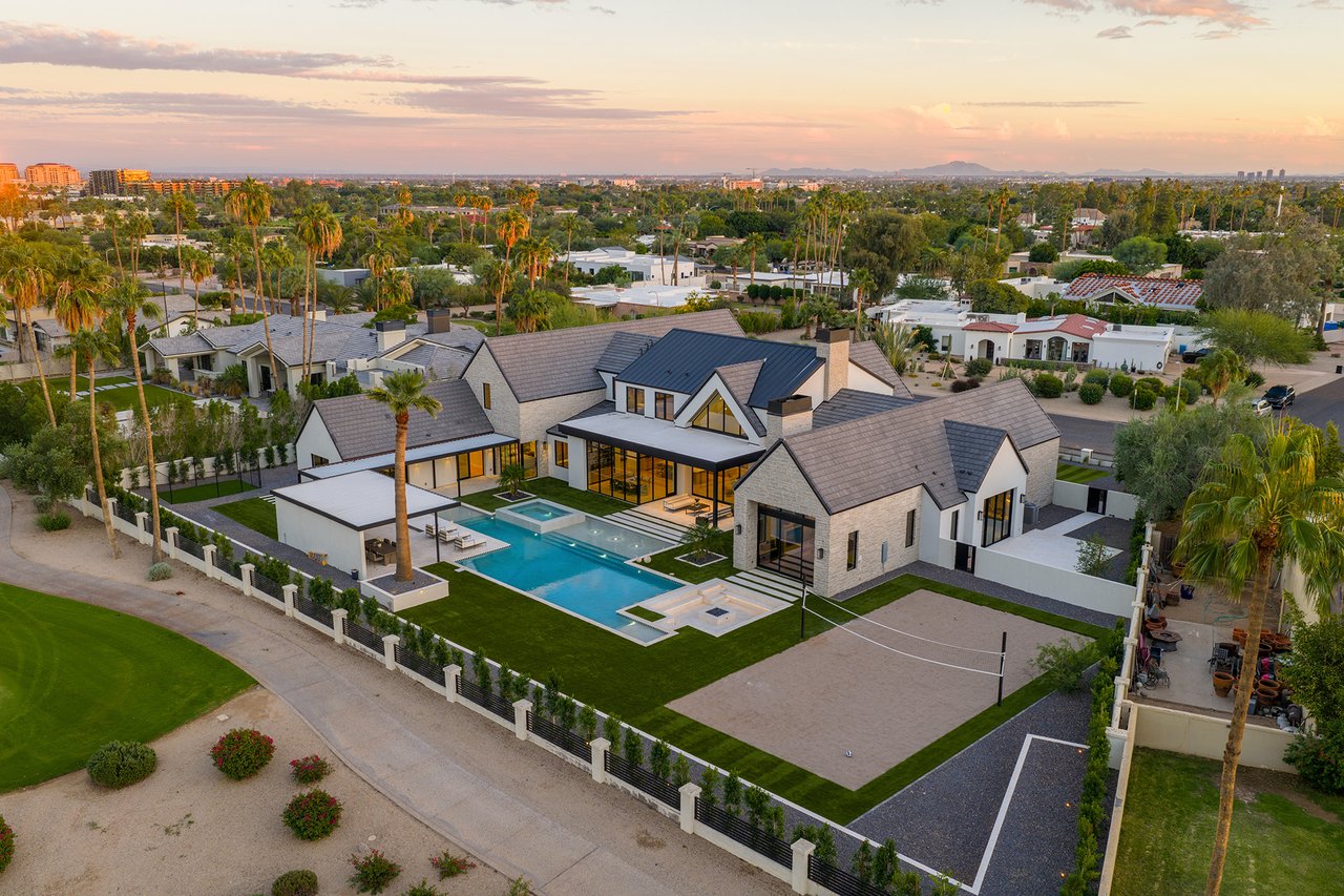 6230 E HILLCREST Boulevard