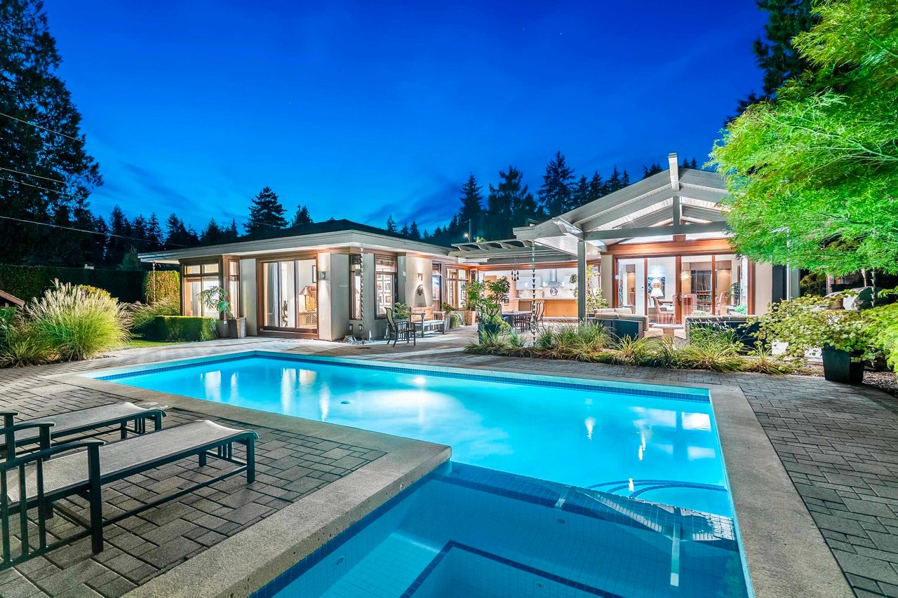 389 MOYNE DR