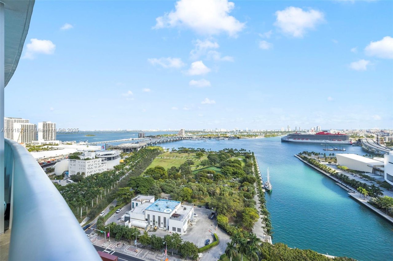 900 Biscayne Bay Condo, Unit 2401