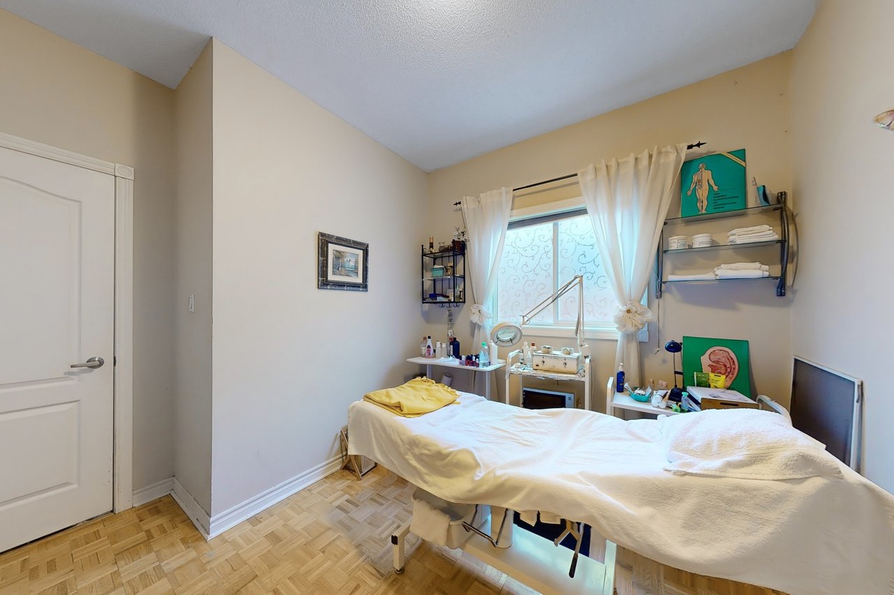 189 Humberland Dr