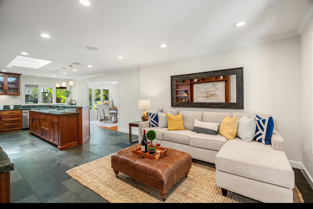 137 Fairmead LN
