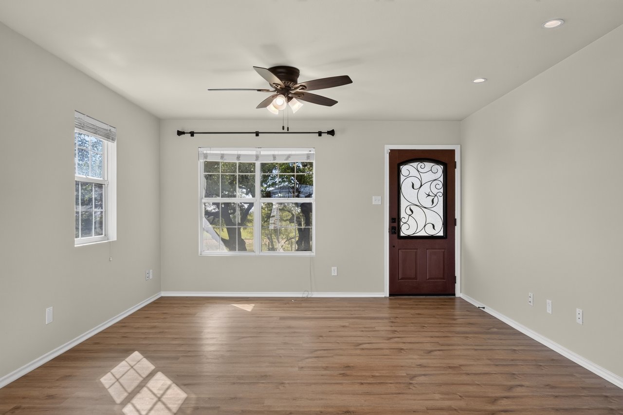277 Private Road 1611