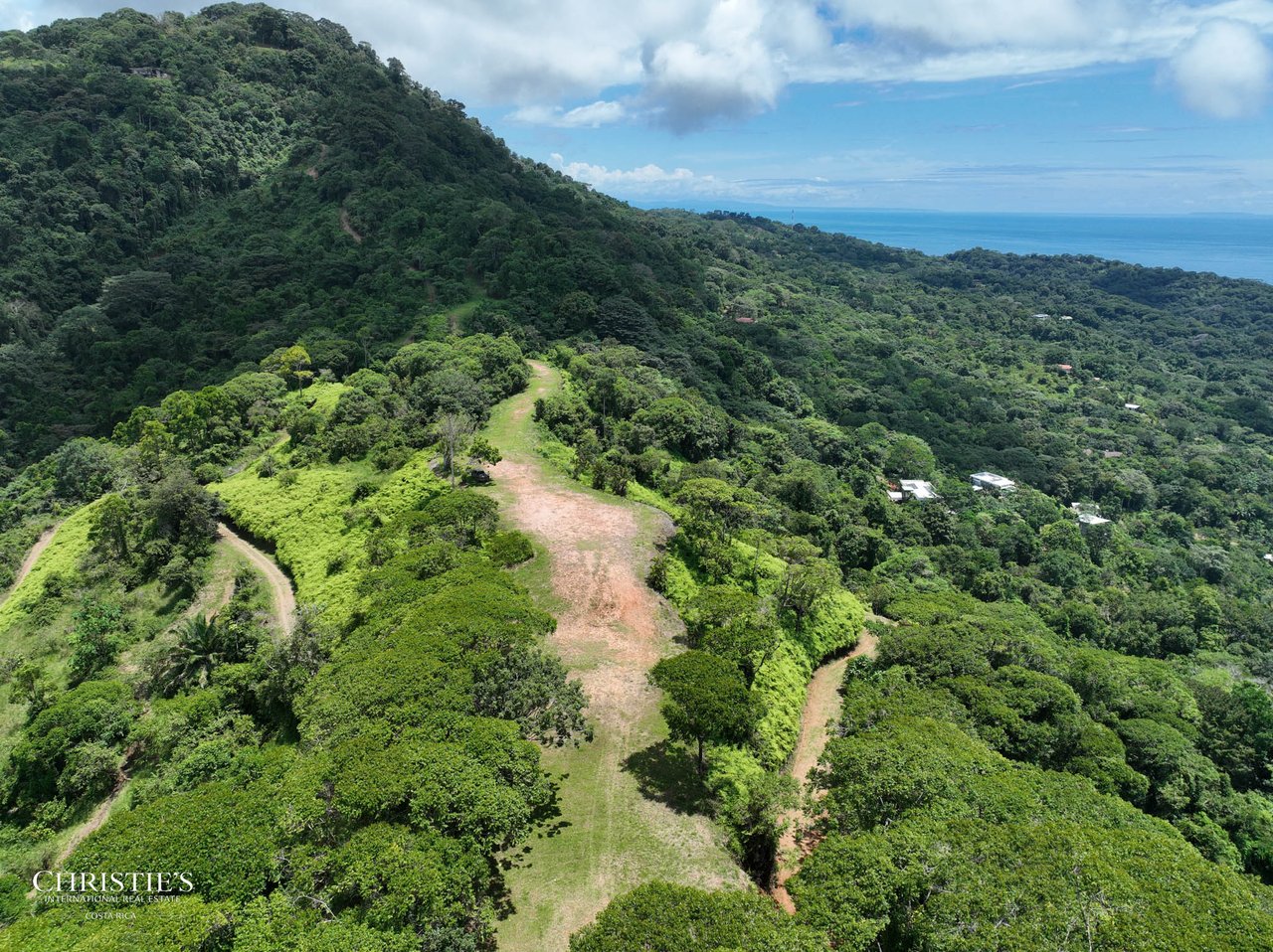 Luxury Farm Estate — 60 hectares of Breathtaking Views & Ultimate Privacy