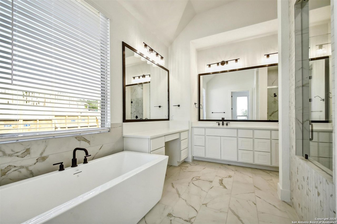 409 Dulce Vista