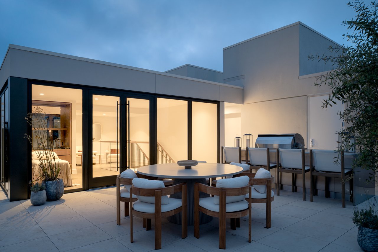 9900 S Santa Monica Blvd Unit: PHE