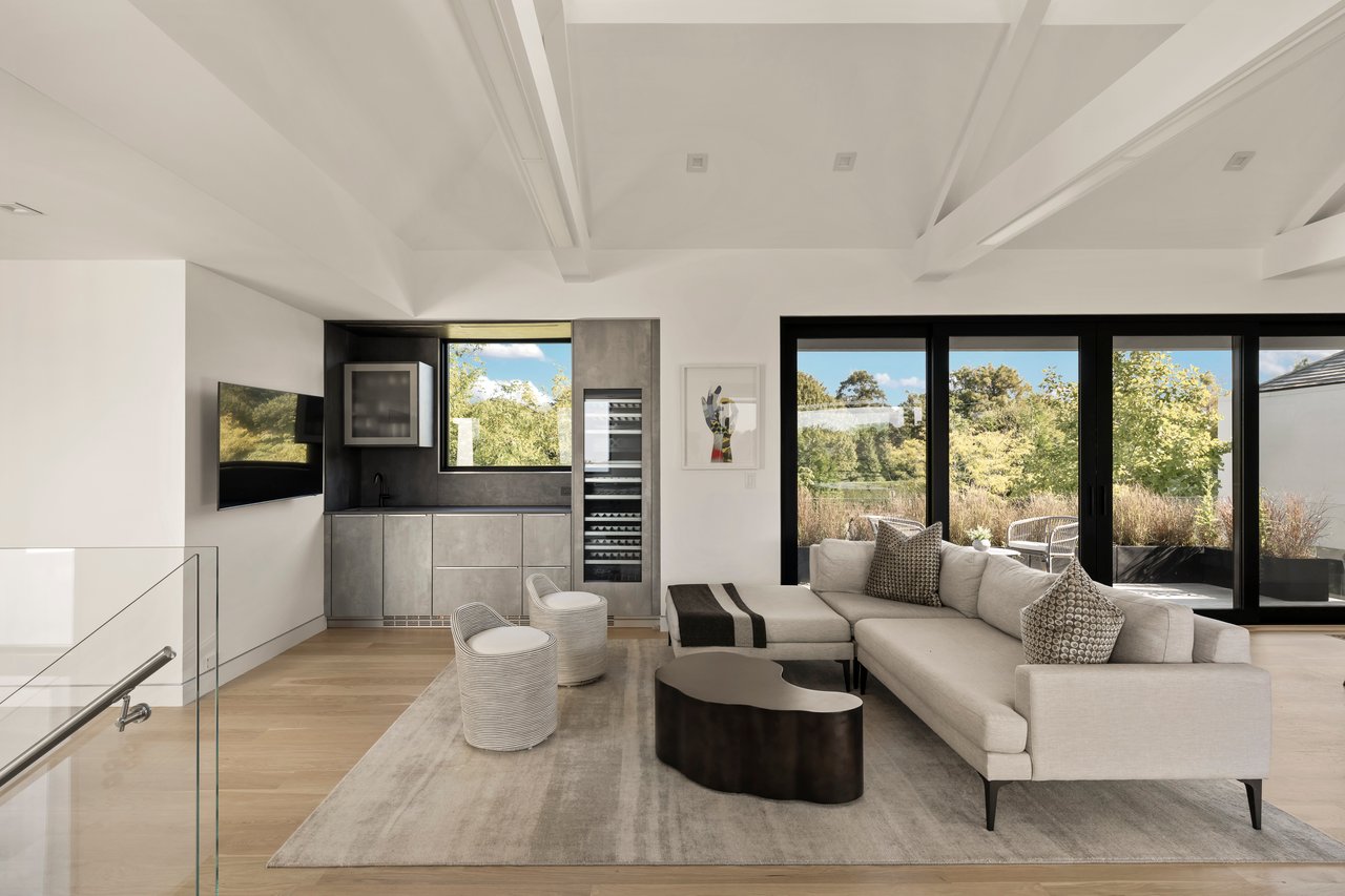 1076 Ocean Road, Bridgehampton