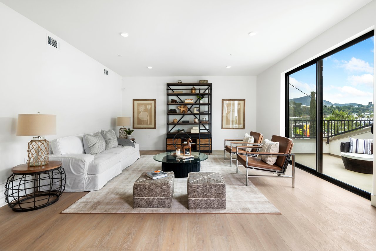 Aurelia Terrace, Regal Pl, 90068