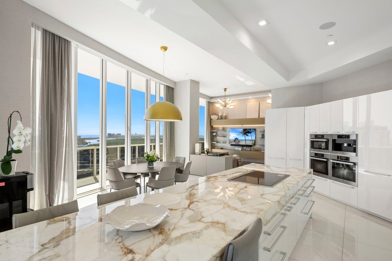 4100 Island Blvd # 1 Unit: PH-1