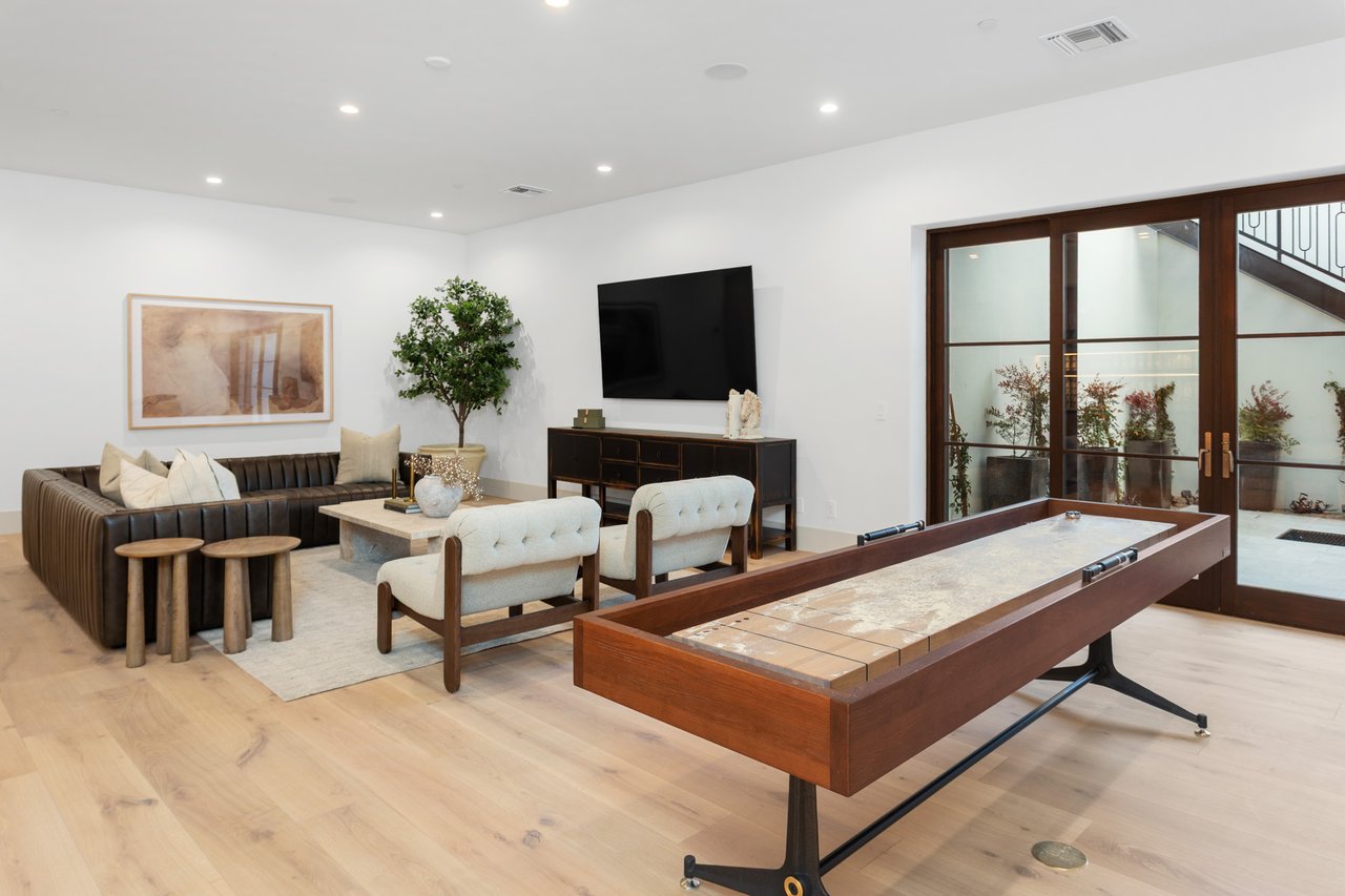 4605 E ROCKRIDGE Road