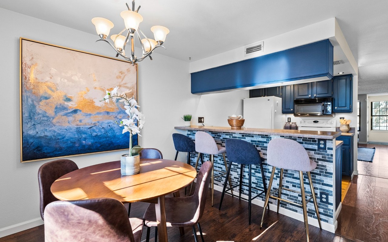 Just Listed: Cozy an Convenient Living in Oak Run