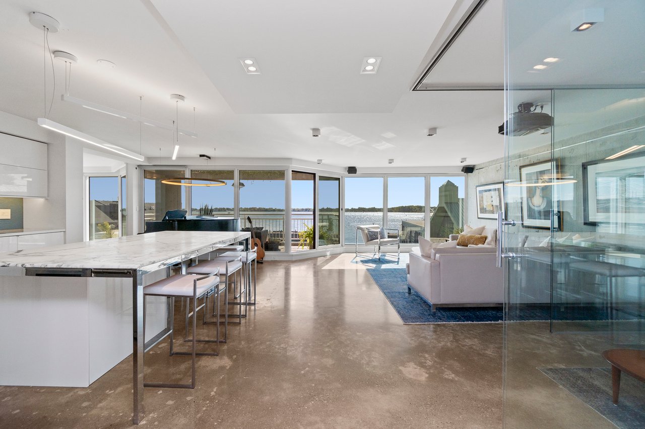 251 Queens Quay W #308