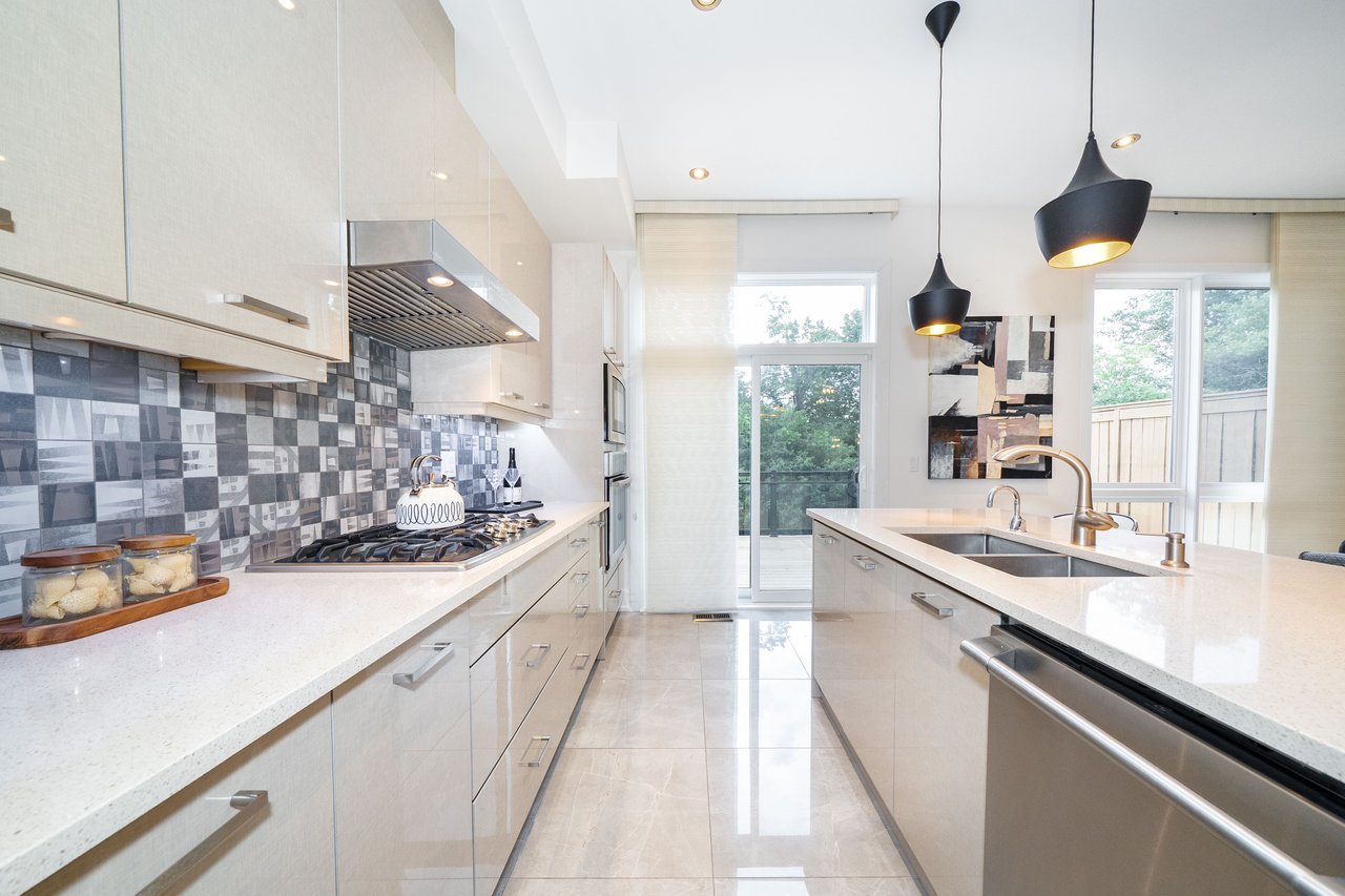20 Crestridge Drive