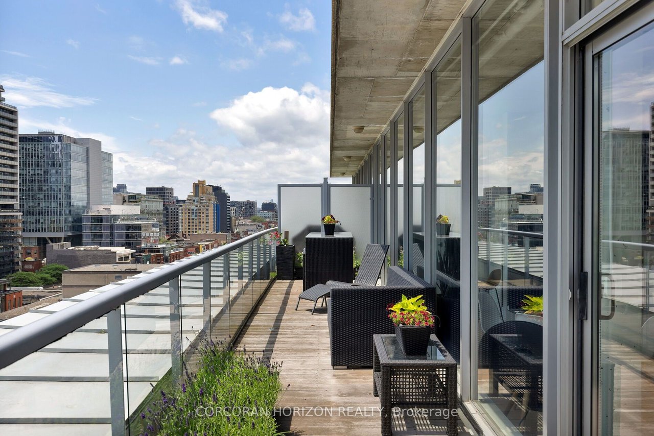 QUEEN ST W PENTHOUSE