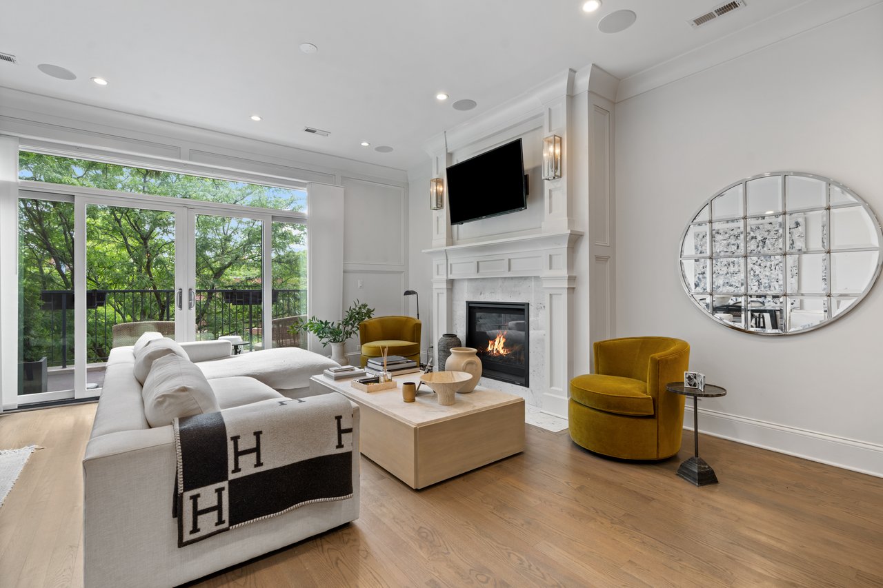 2455 N Racine Unit 3 