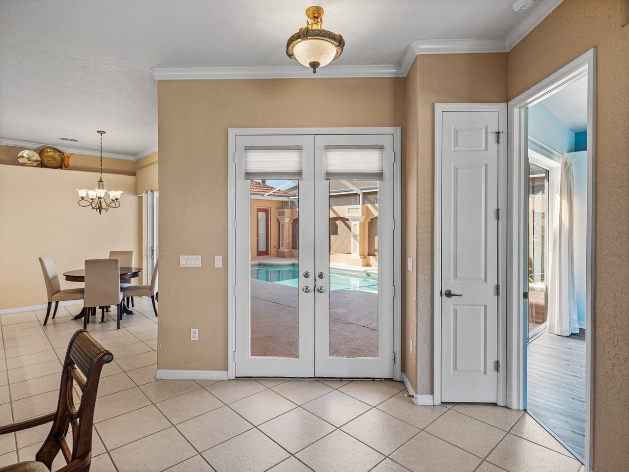 12333 WOODLANDS CIR