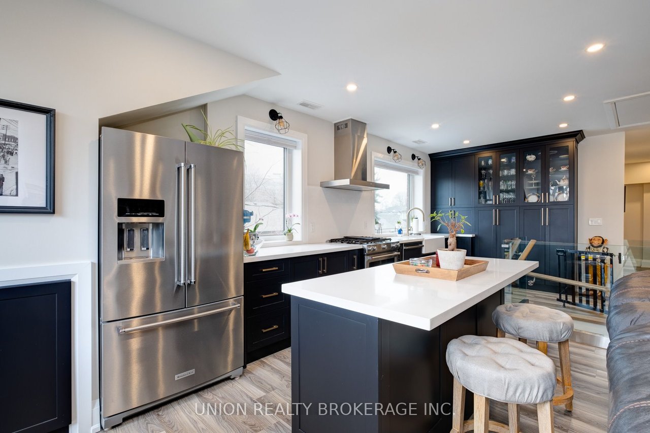11 Ellerbeck St