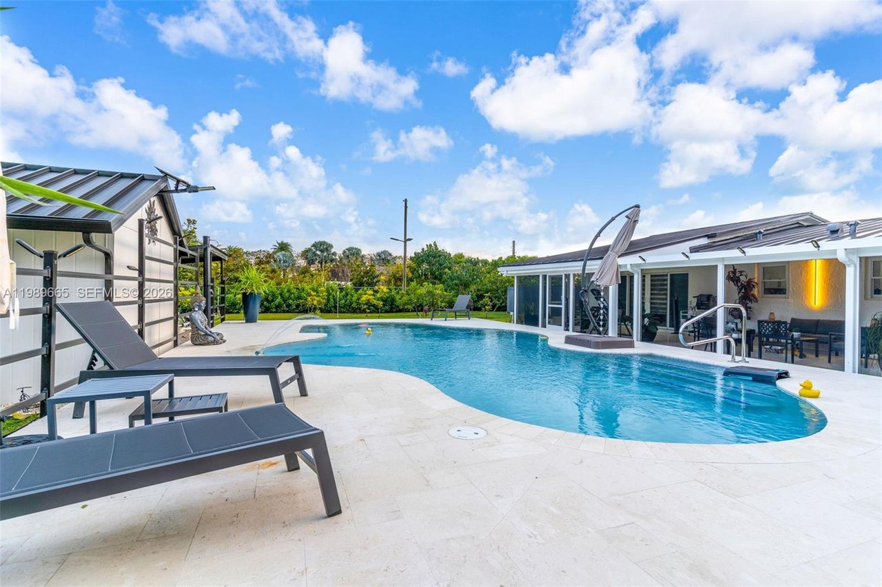24655-sw-212-avenue-homestead-home-for-sale-pool