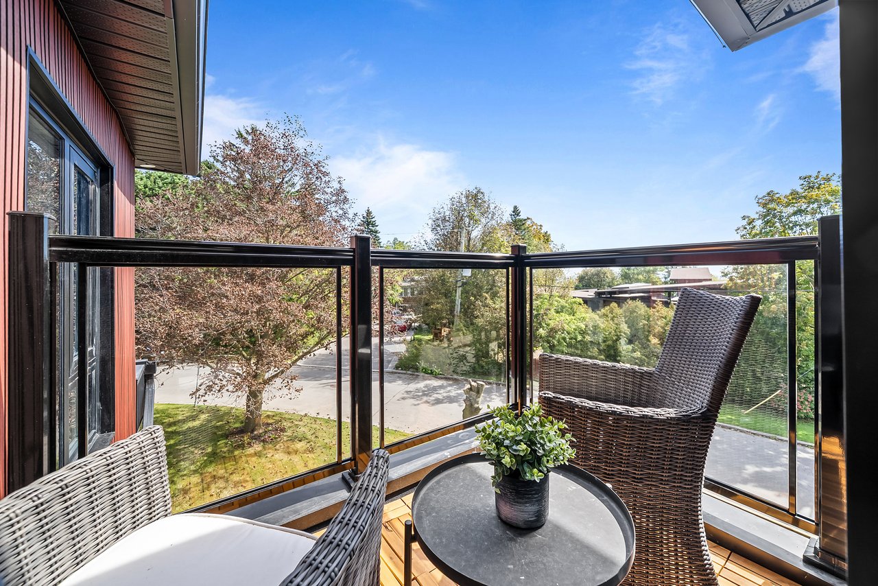 44 Sunnypoint Crescent