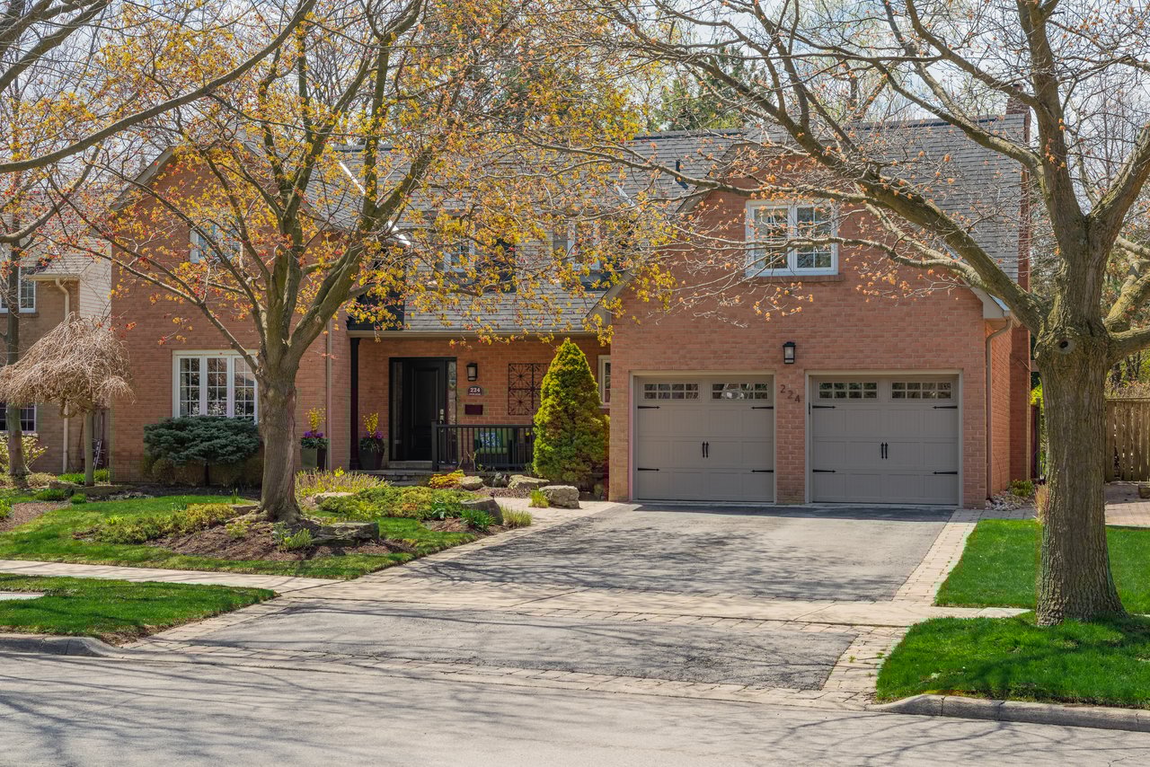 Family Oasis in Ford