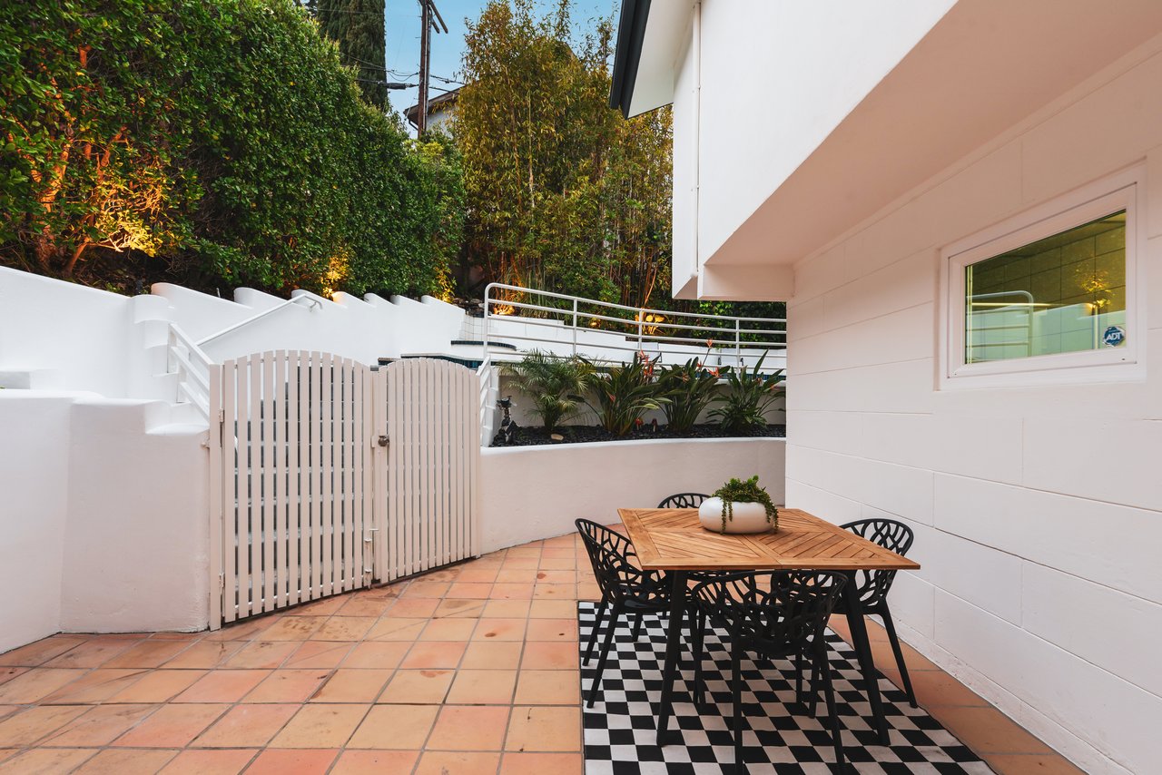 4041 Davana Rd, Sherman Oaks