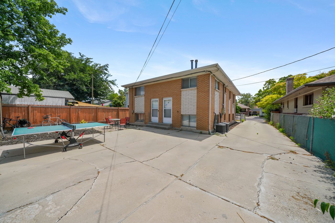 363 E Downington Ave