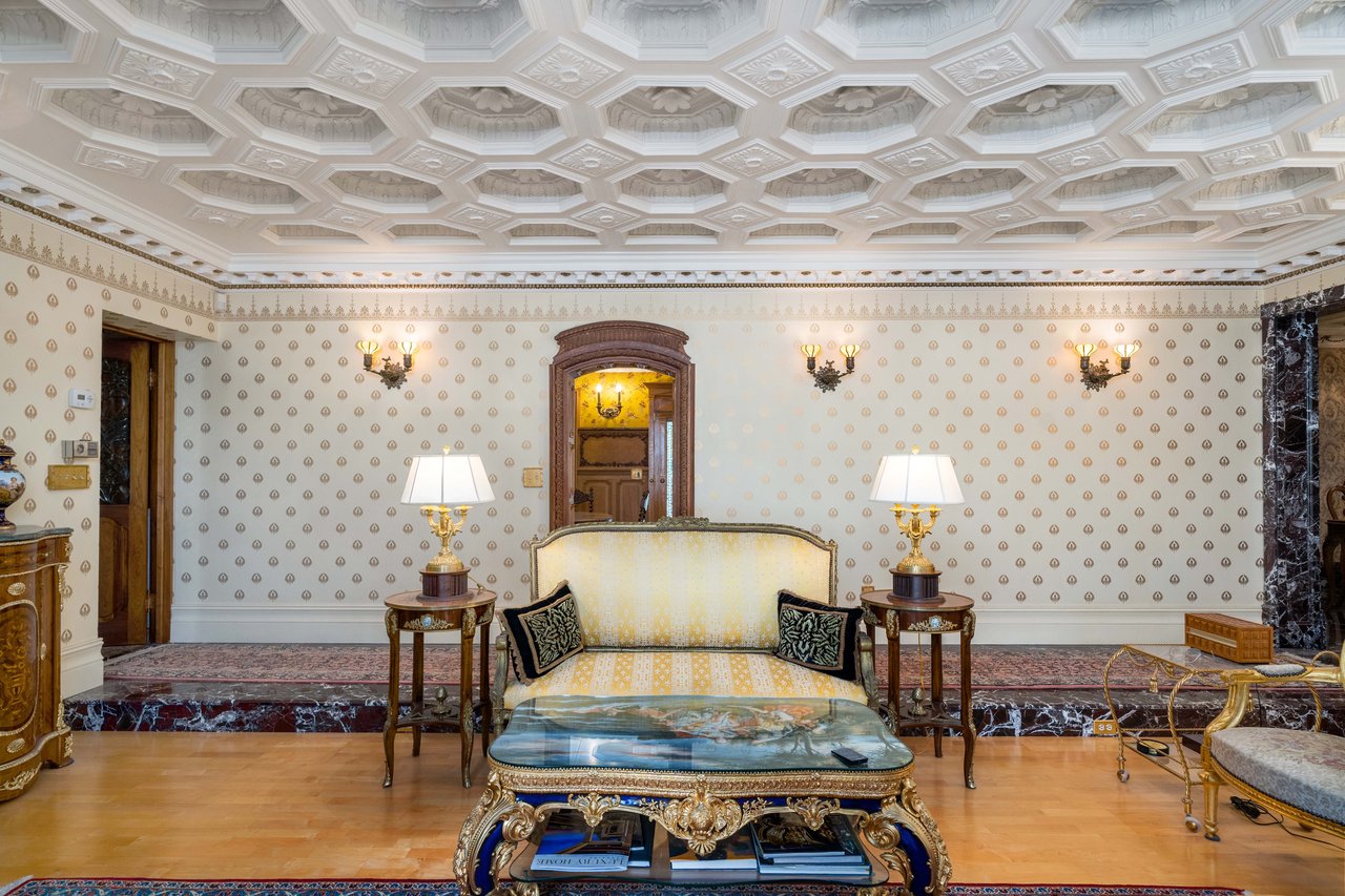 4 Thornewood Lane SW