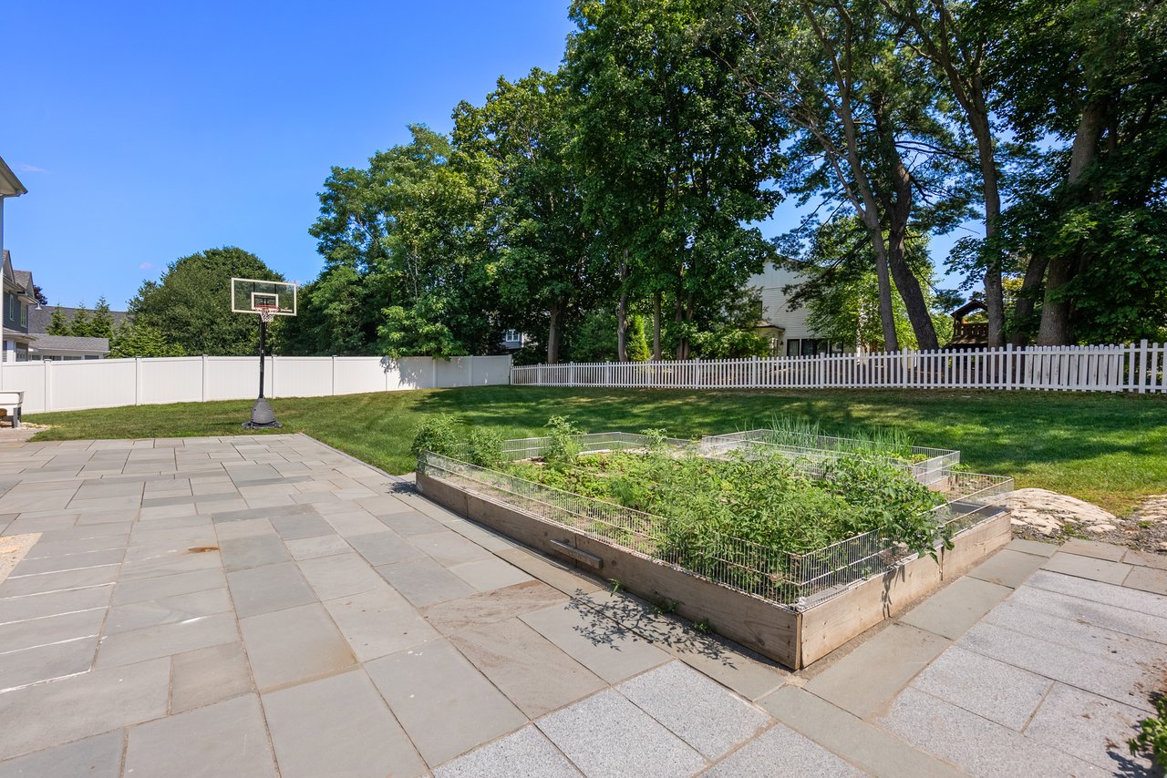 18 Patton Rd, Wellesley