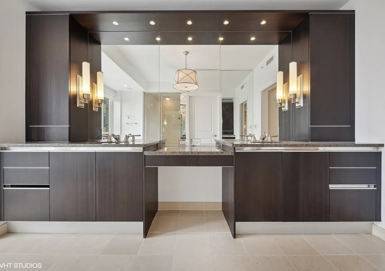 11 E Walton St APT 3101