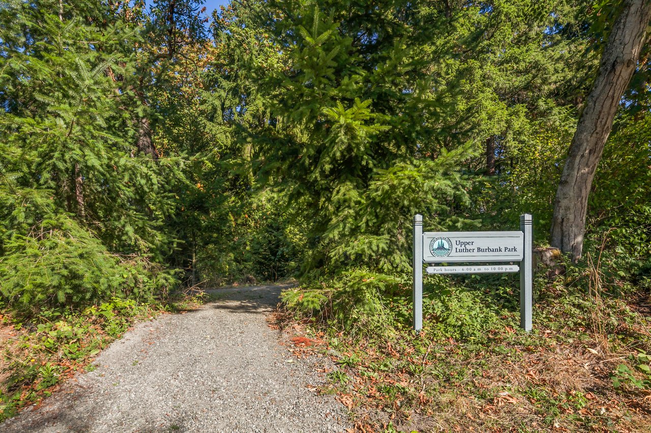 8270 SE 31st Street, Mercer Island