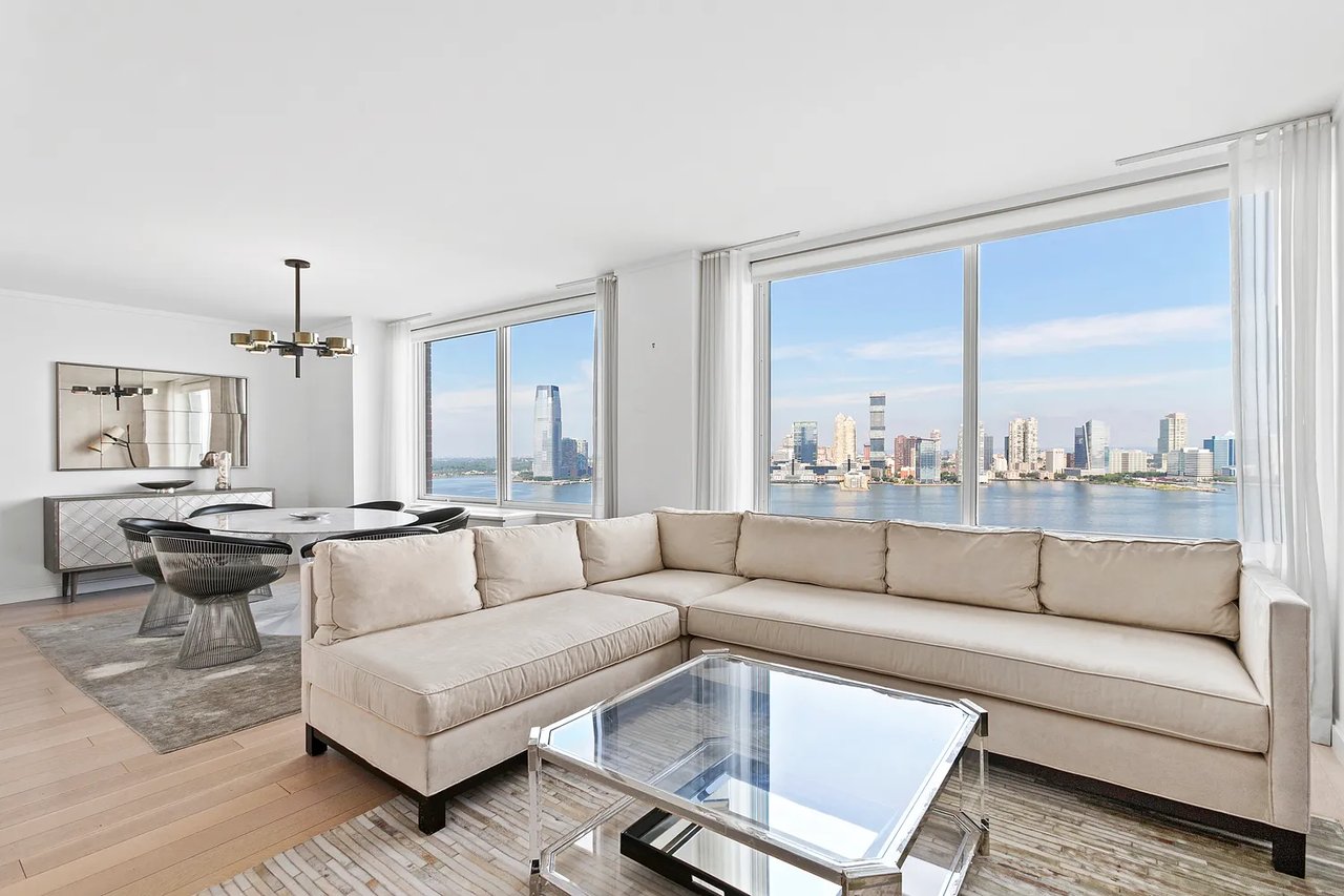 212 Warren St, #24E