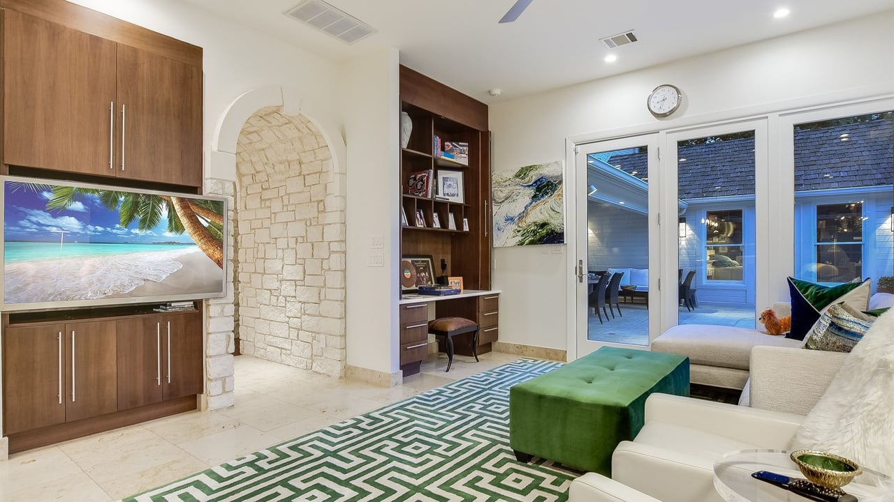 Island Wood Luxury