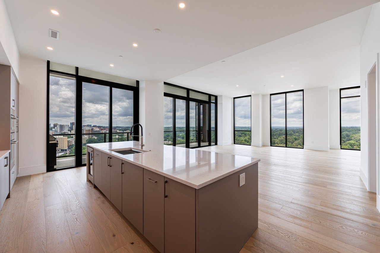 2425 Peachtree Road Unit 1806