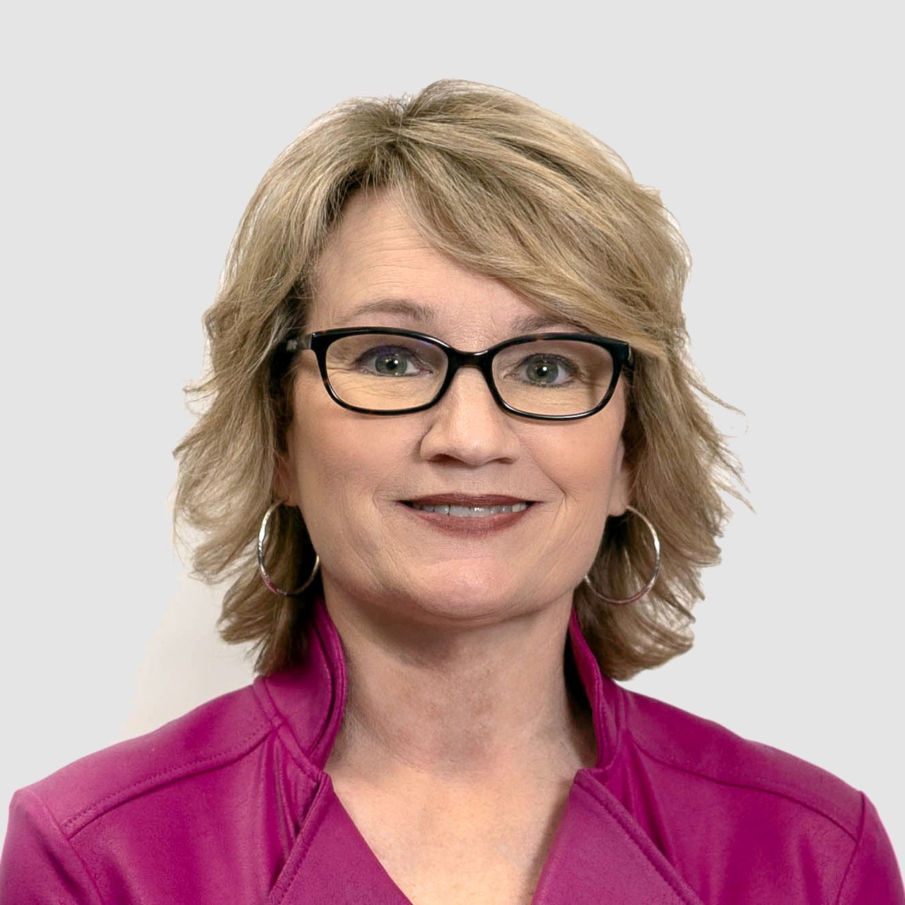 Bobbie Beal Grand Forks, ND Real Estate Agent Headshot