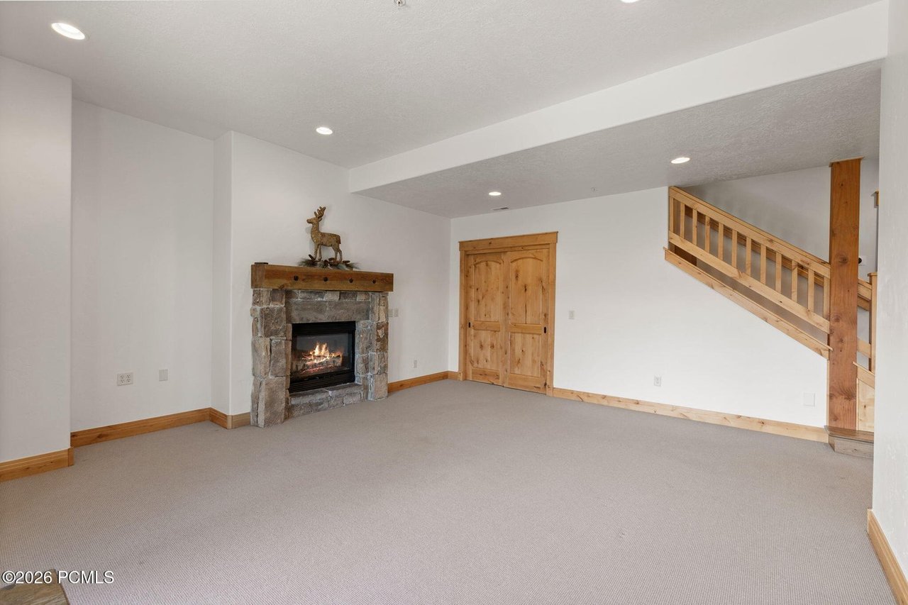 1215 Silver Oak Court 4