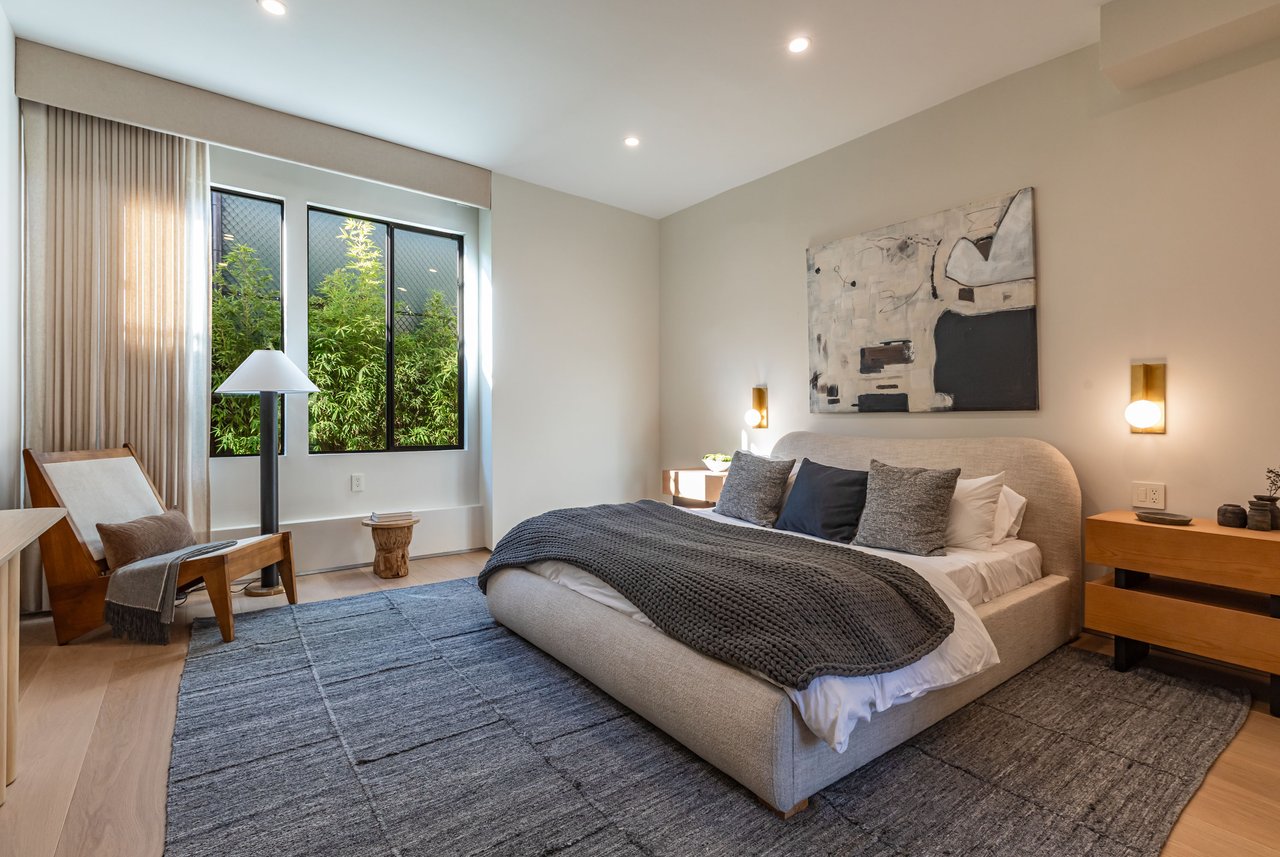 1705 Carla Ridge, Beverly Hills