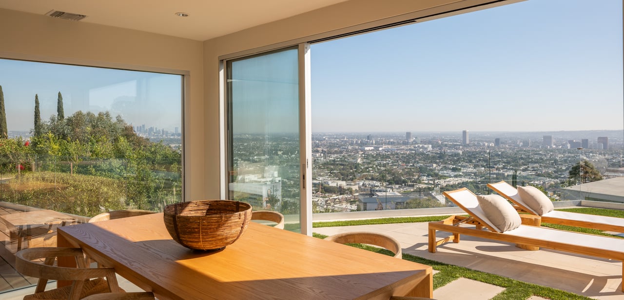 8515 Hedges Way, West Hollywood