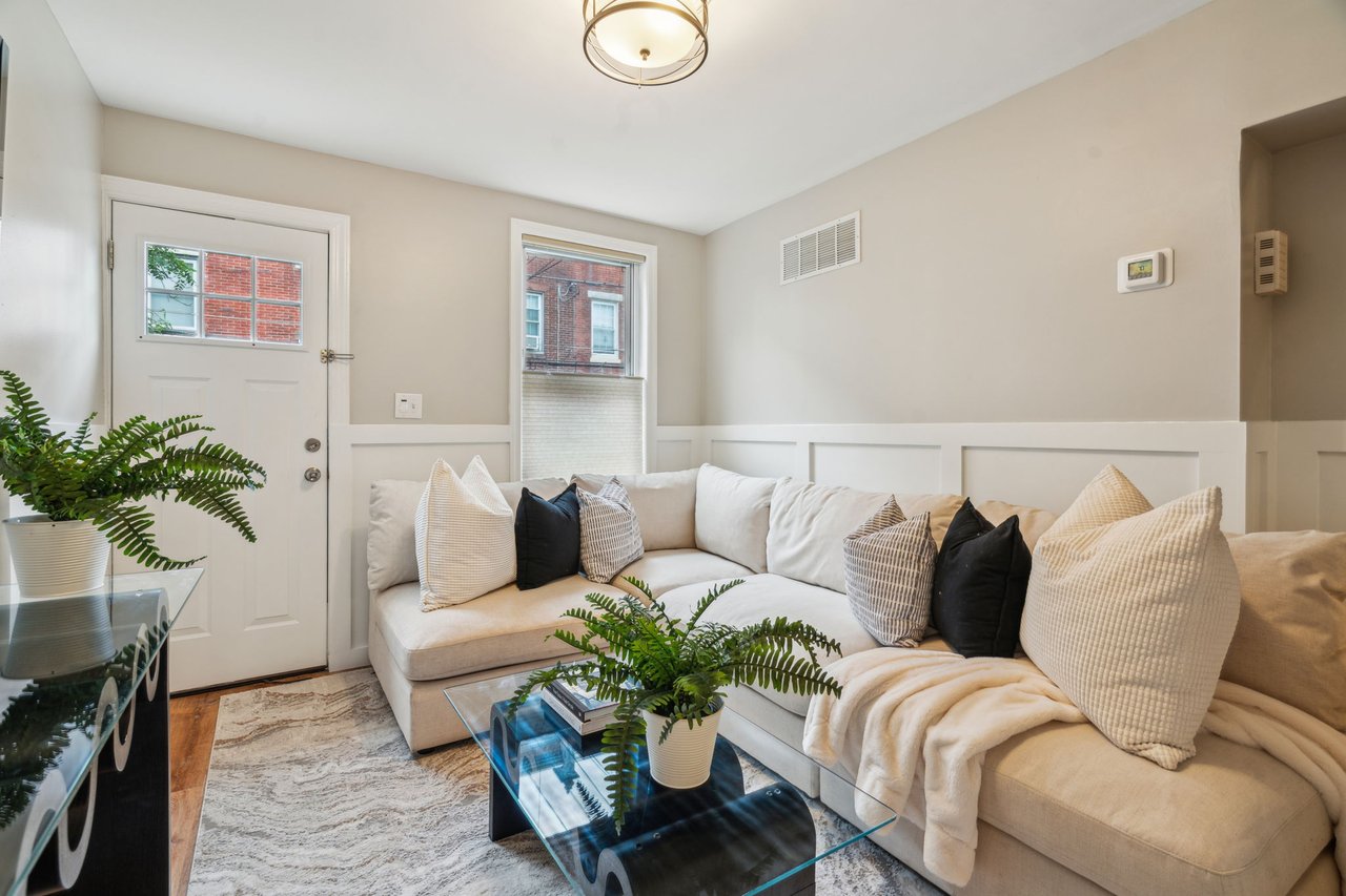 1229 Day Street