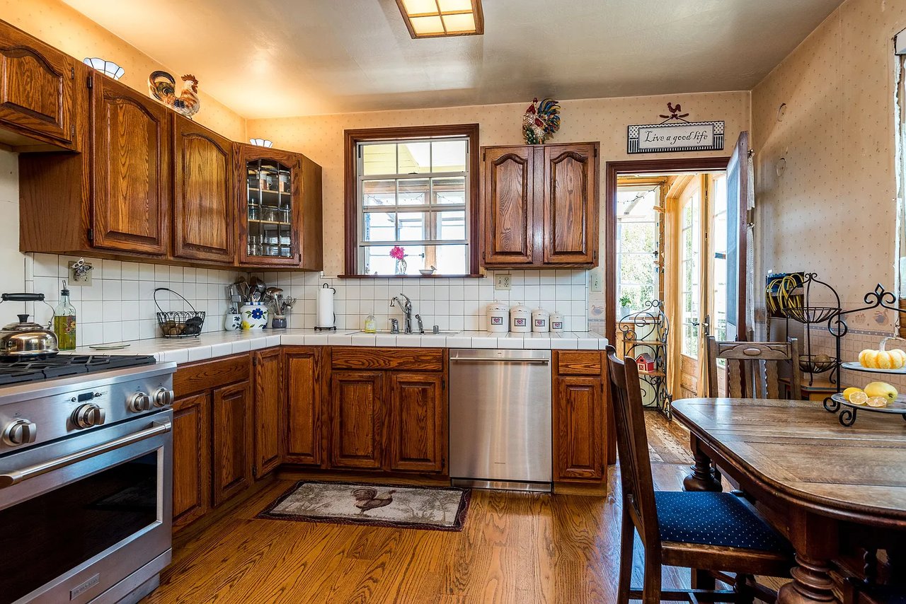 232 Elm Ave