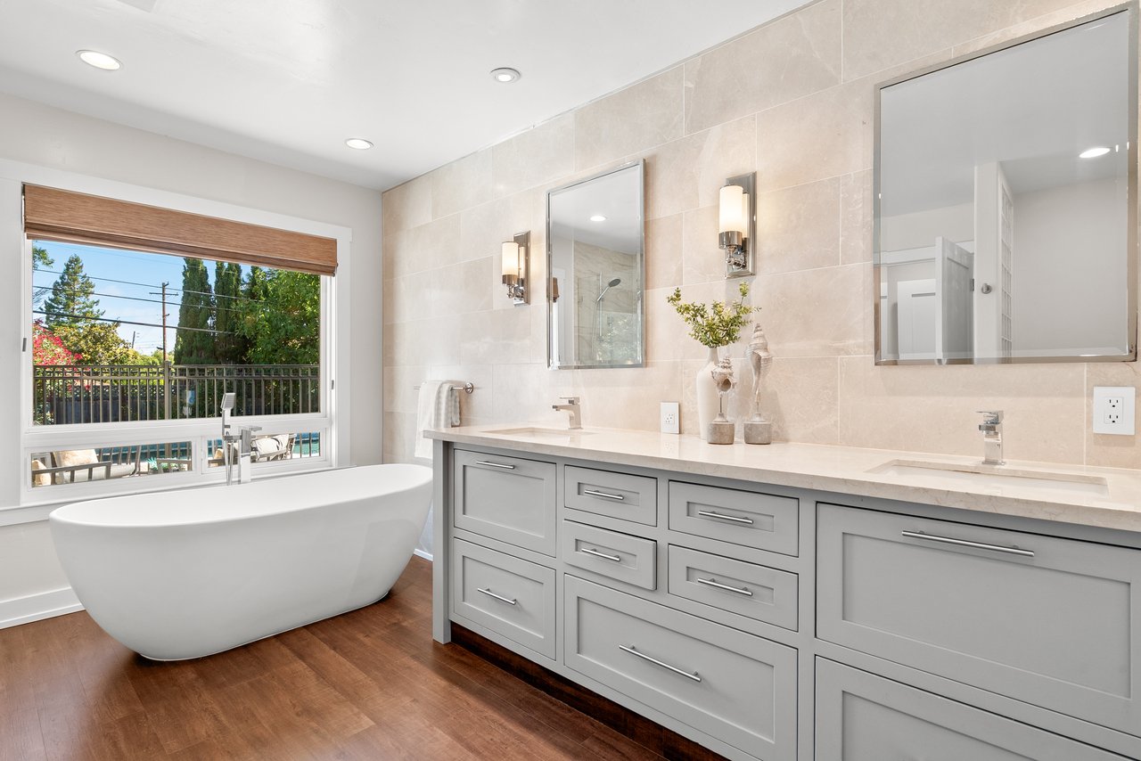 247 Marchmont Dr