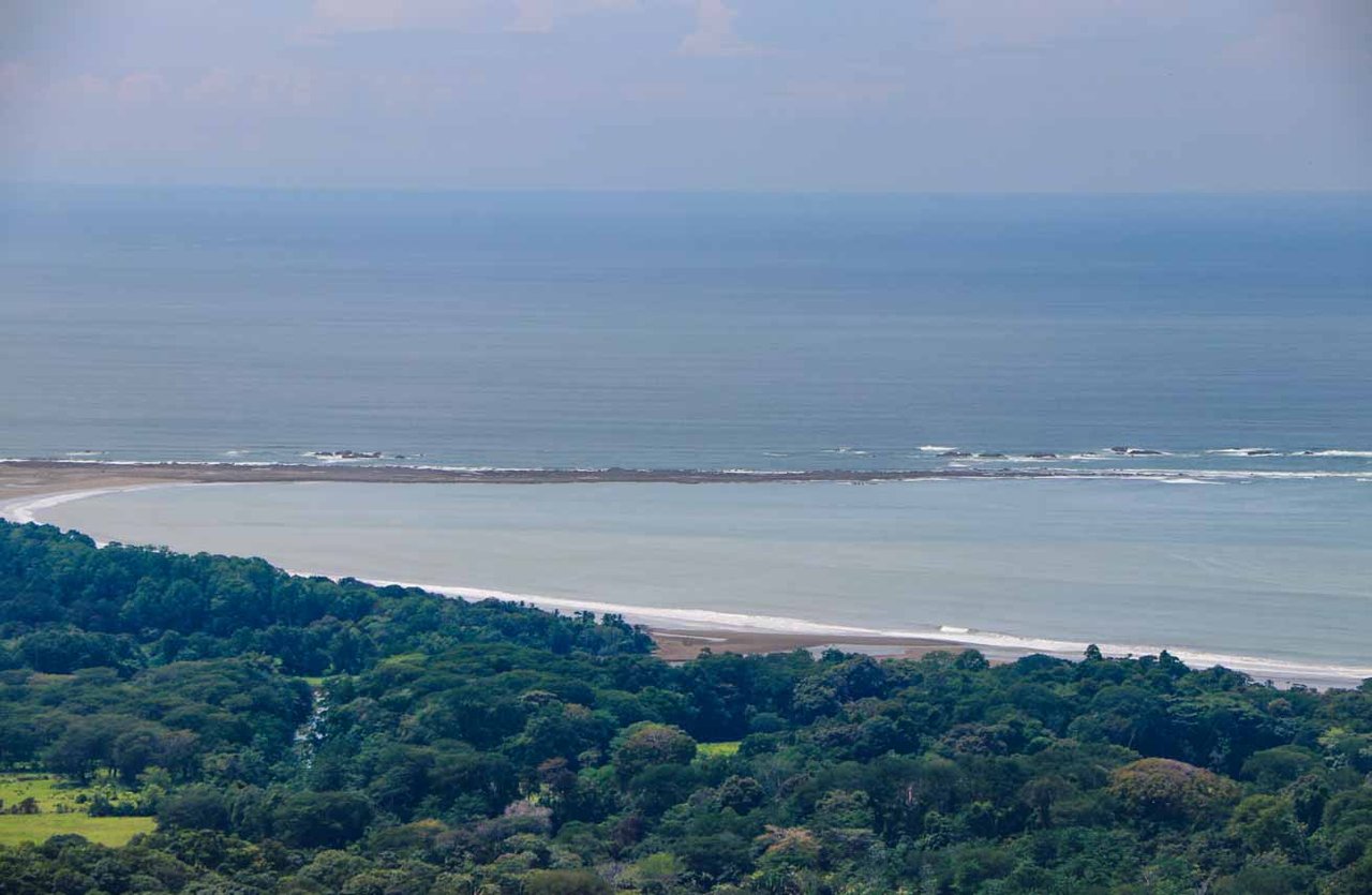 Large Uvita Lot With Whale’s Tail Ocean Views, Sunsets & Legal Water – Ready to Build!
