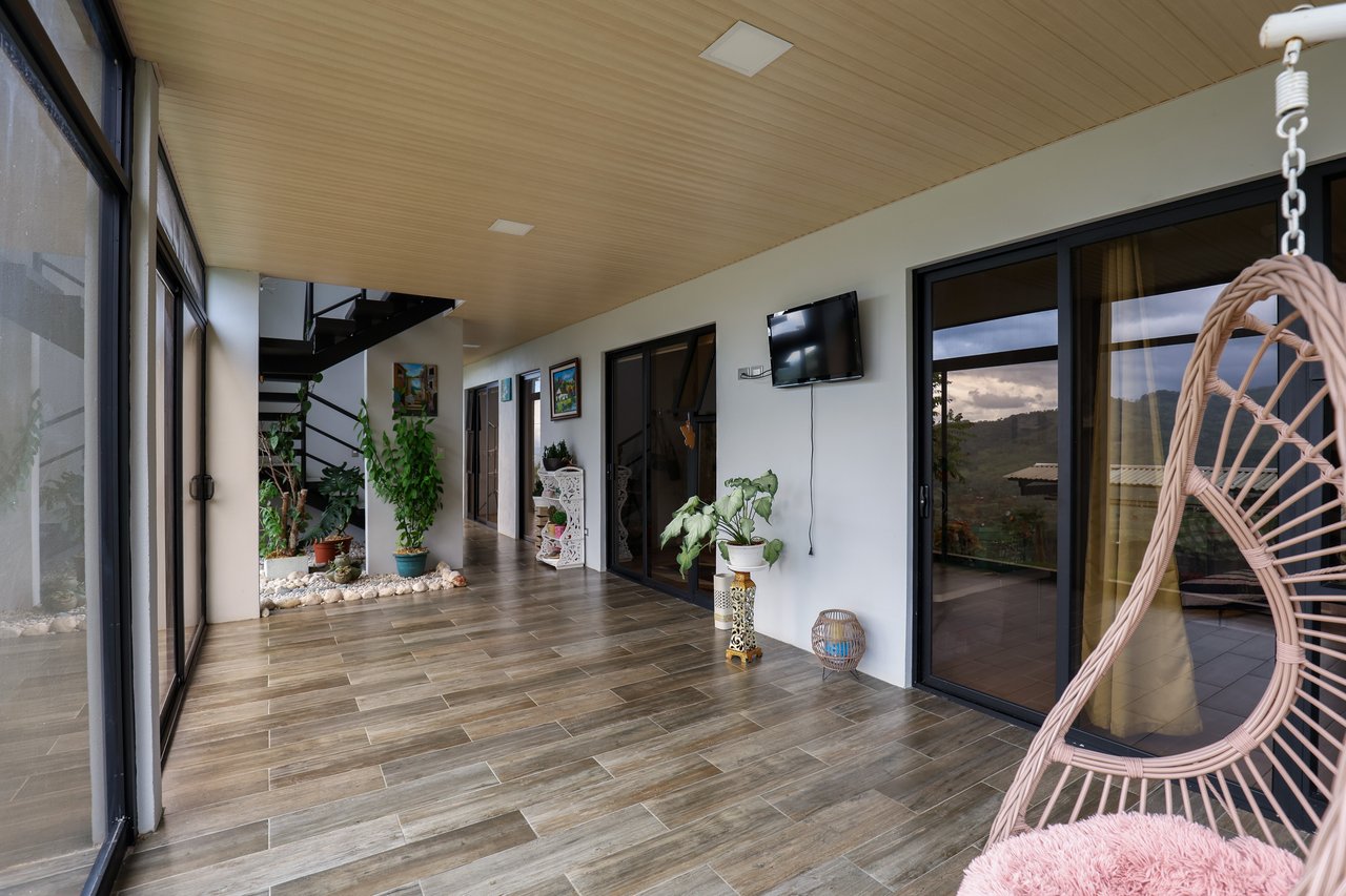 5-BEDROOM CHIRRIPO MOUNTAIN VIEW HOME WITH EASY ACCESS, PREMIUM FINISHES, FRUIT TREES AND LANSCAPED – 0.22 ACRES
