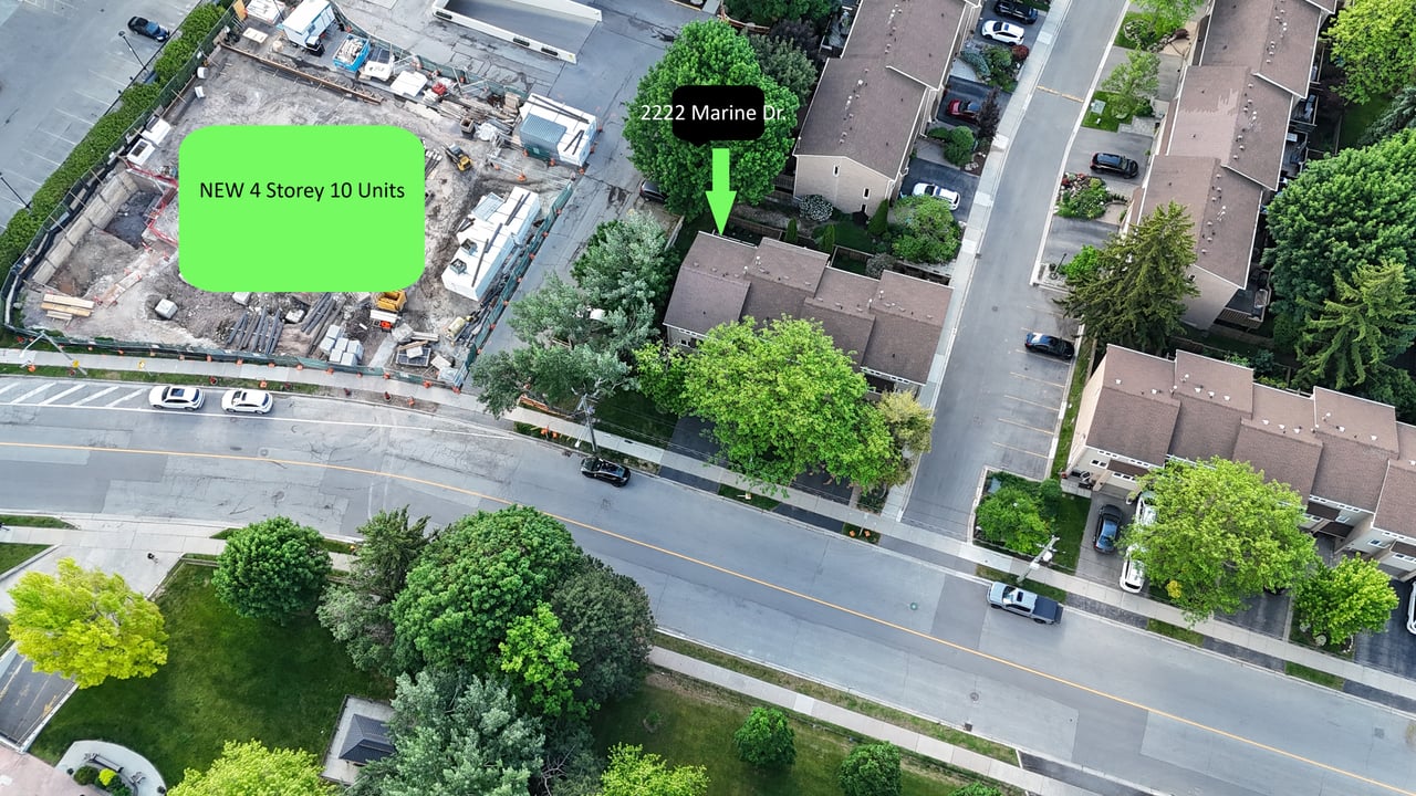 Lakeside living in the heart of Bronte!
